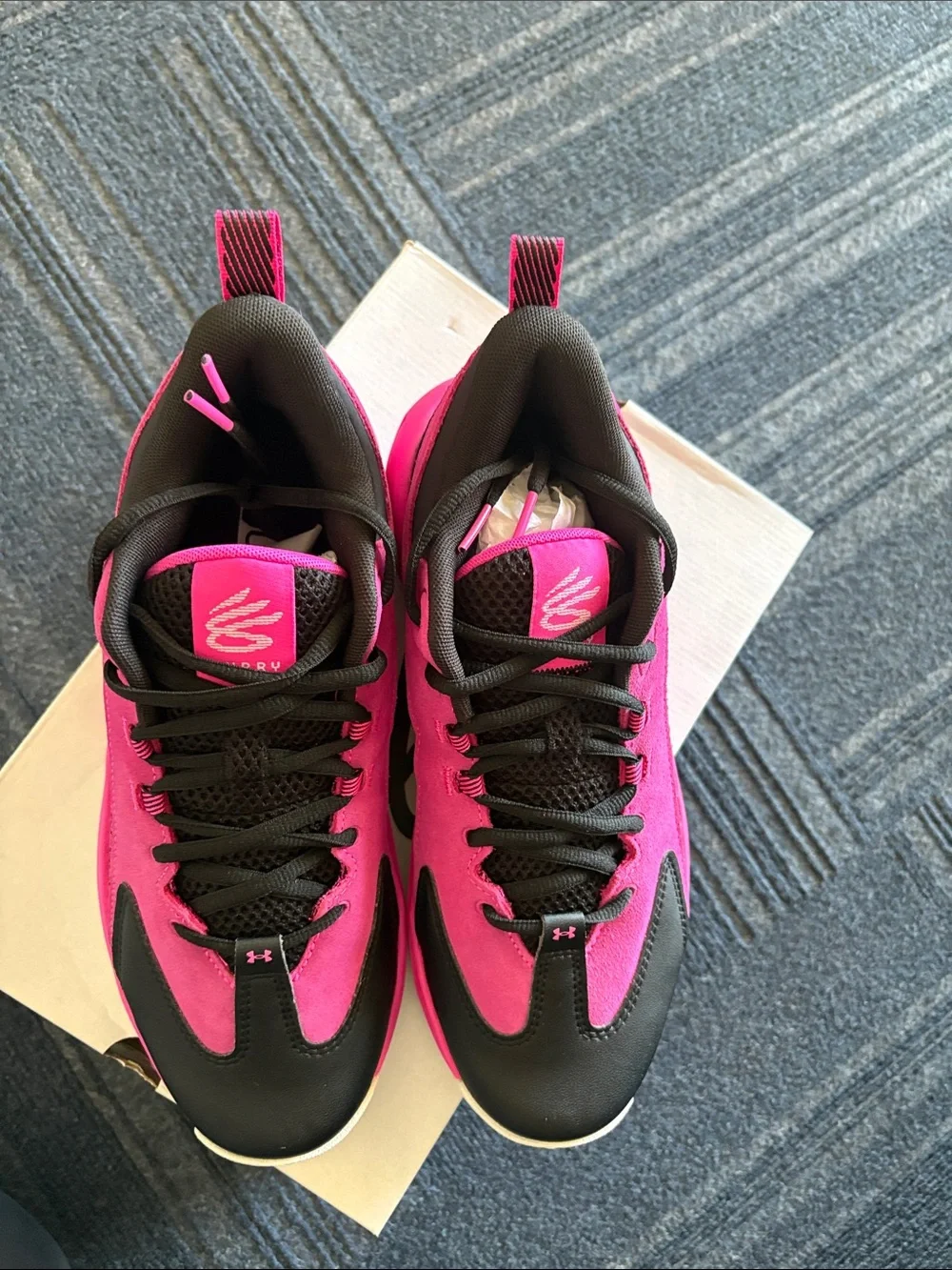 Under Armour Curry Men’s Athletic Shoes in Hot Pink & Black men’s 9.5 women’s 11